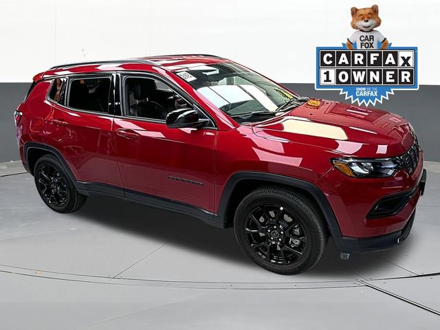 Used 2025 Jeep Compass Latitude w/ Altitude Special Edition image 1