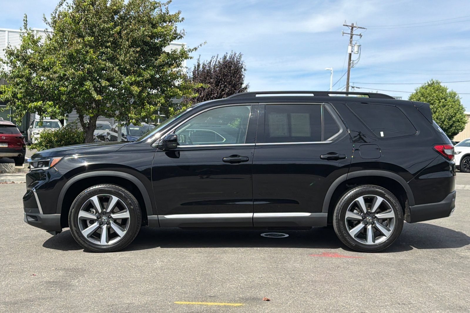 Certified 2025 Honda Pilot Touring image 7