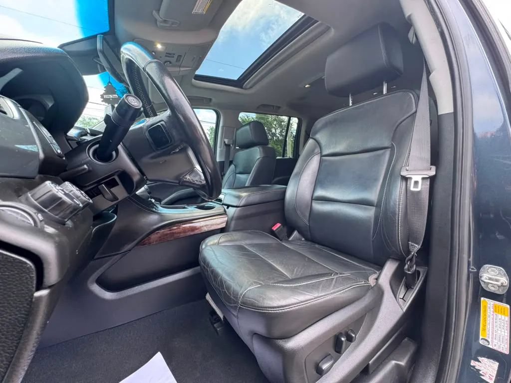 Used 2019 Chevrolet Suburban LT AWD/4WD image 15