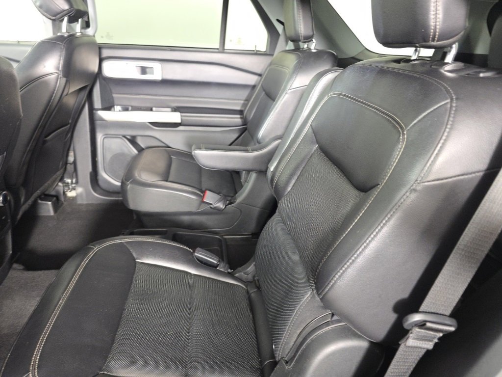 Used 2021 Ford Explorer Limited image 31