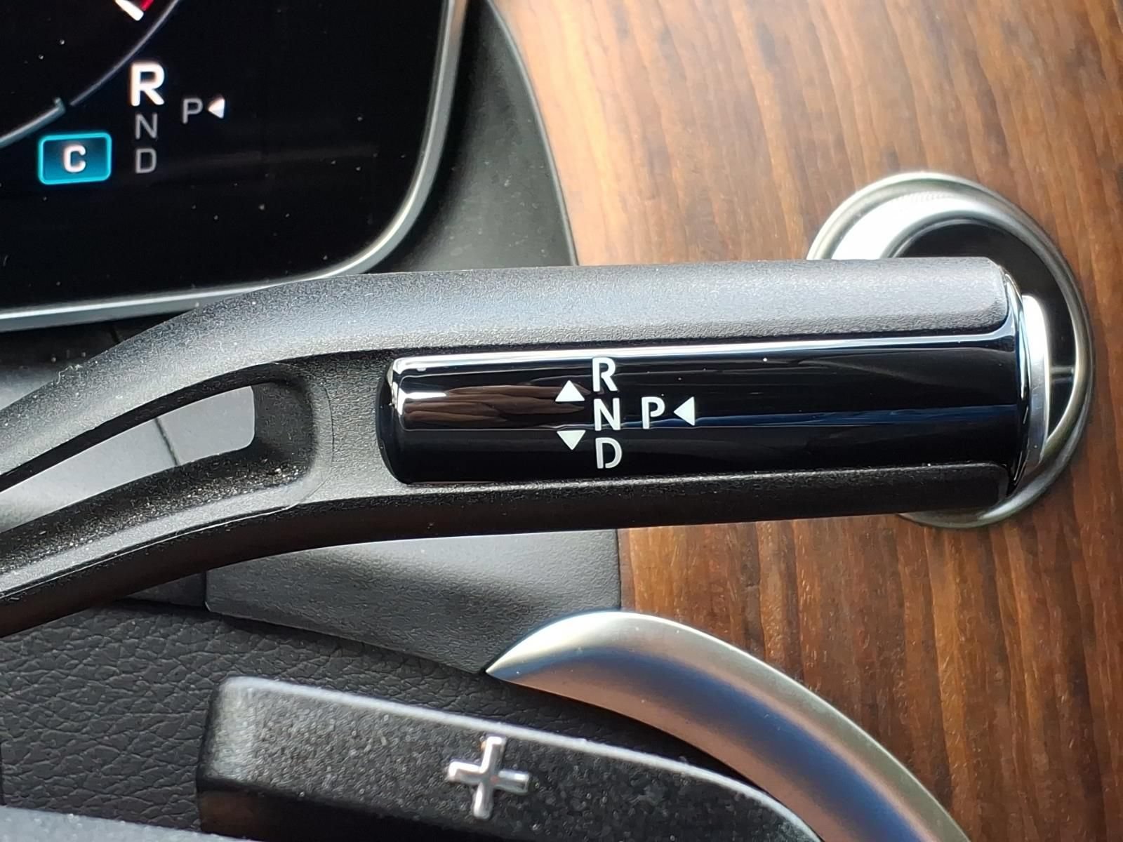 Used 2025 Mercedes-Benz GLC 300 4MATIC image 25