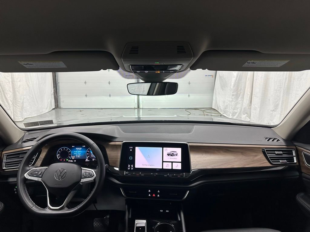 Used 2025 Volkswagen Atlas SE image 43