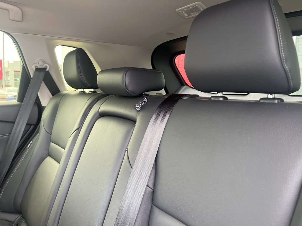 Used 2025 Nissan Rogue SL image 9