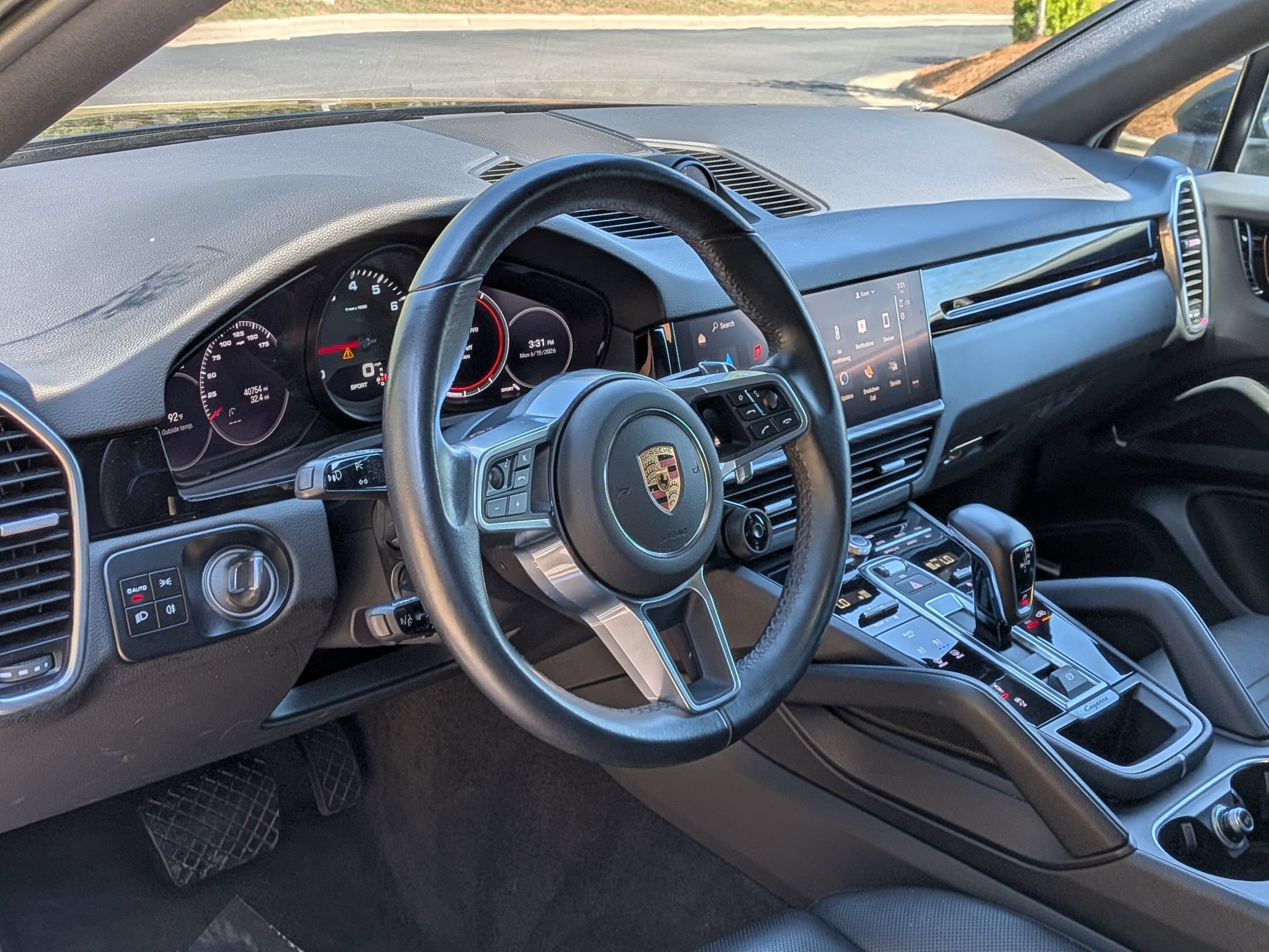 Certified 2023 Porsche Cayenne Platinum Edition AWD/4WD image 4