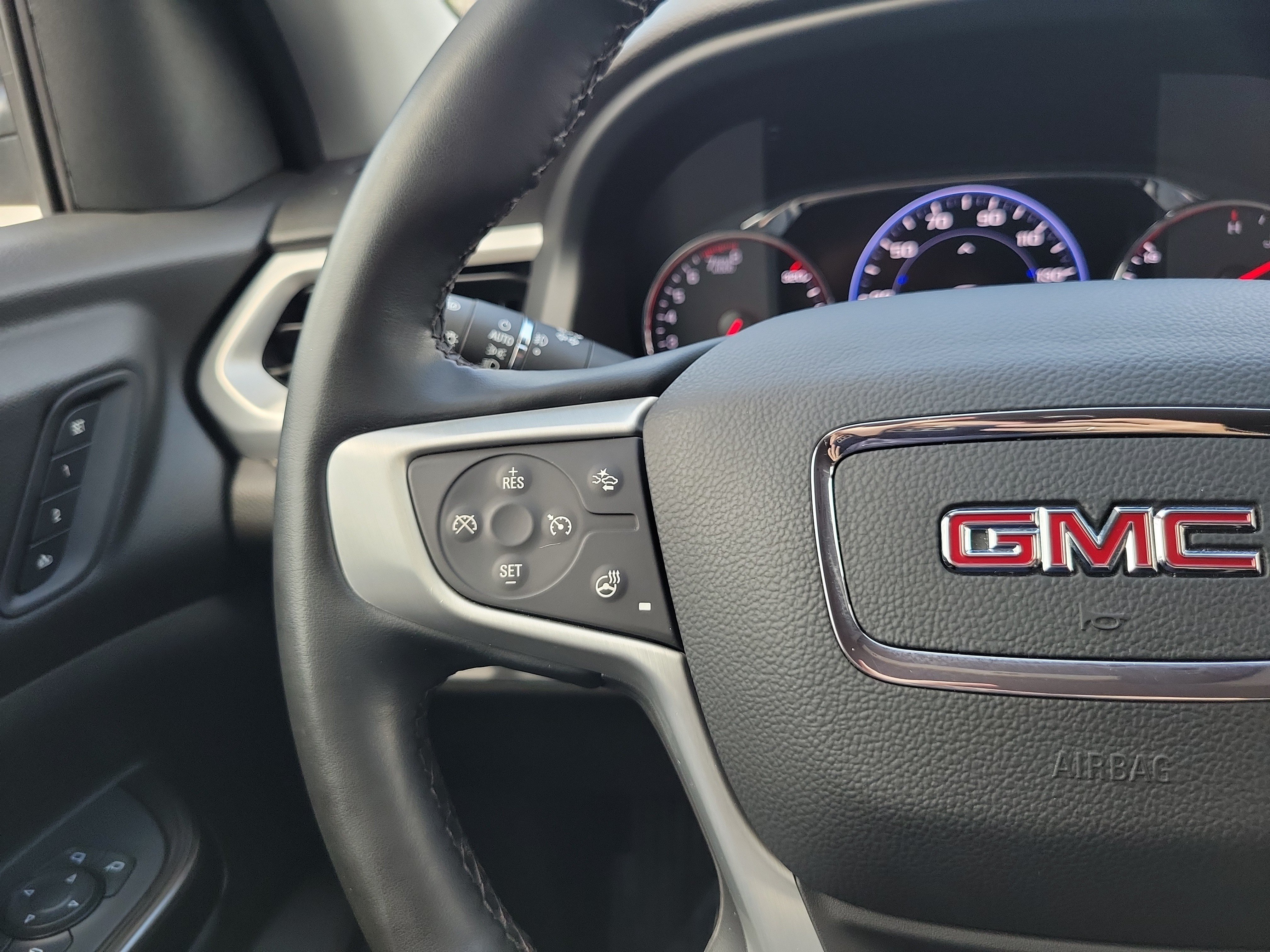 Used 2023 GMC Acadia SLT w/ Technology Package FWD image 21