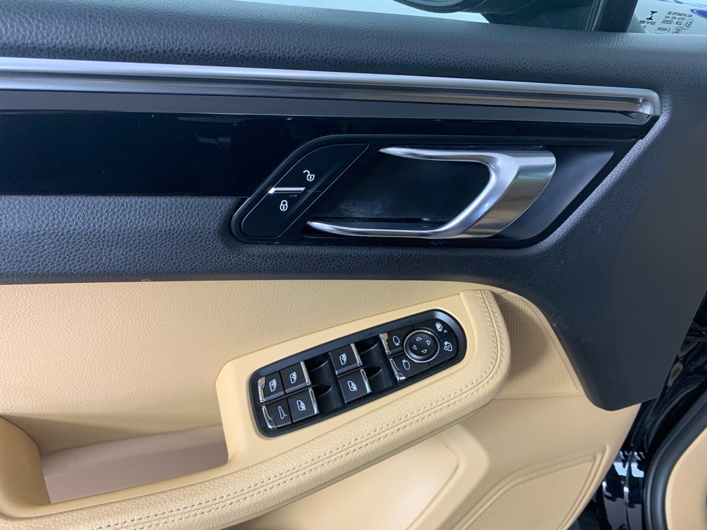 Used 2018 Porsche Macan image 15