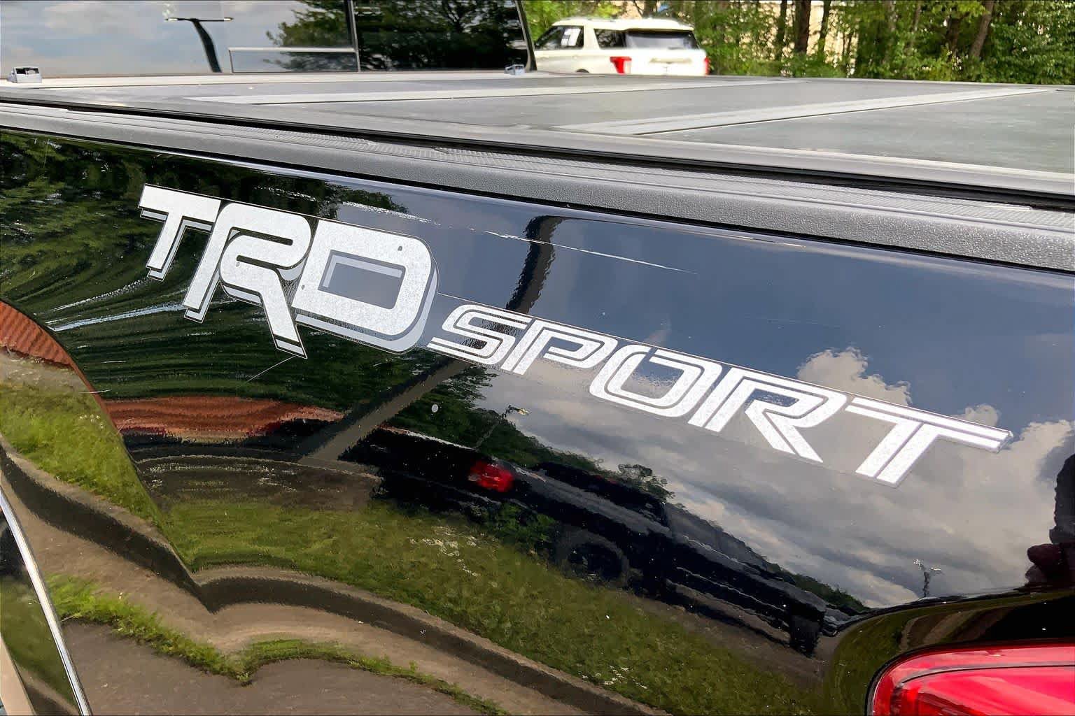 Used 2017 Toyota Tacoma TRD Sport w/ Tow Package RWD image 10