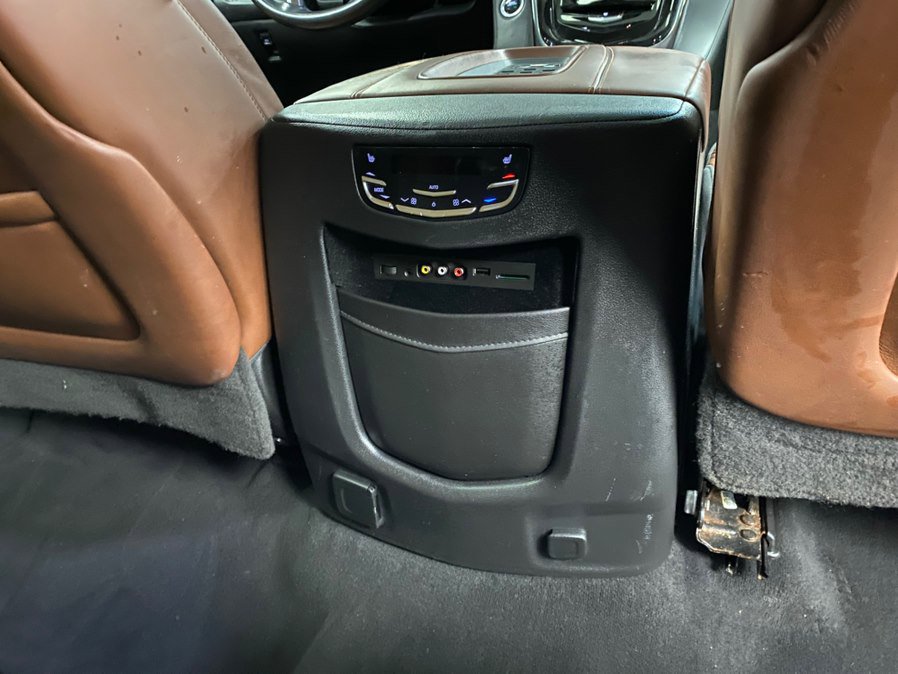 Used 2016 Cadillac Escalade ESV Premium image 39