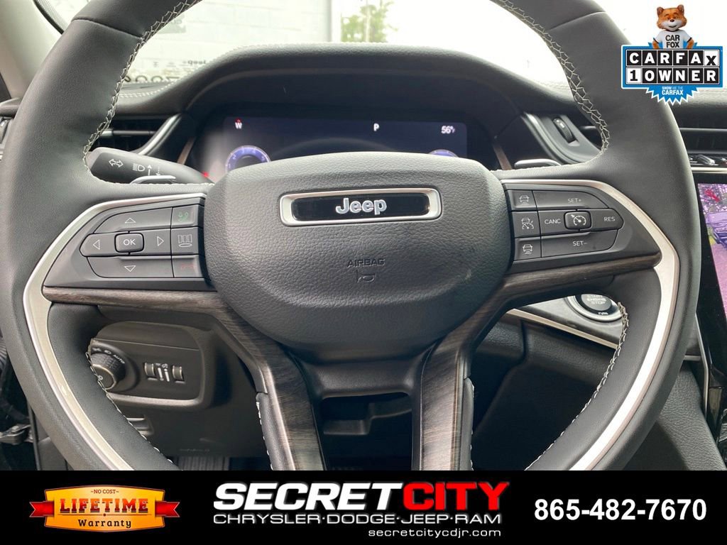 Used 2023 Jeep Grand Cherokee Limited w/ Black Appearance Package AWD/4WD image 14