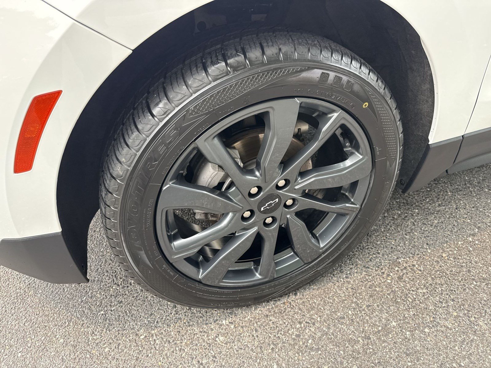 Used 2023 Chevrolet Equinox RS AWD/4WD image 12