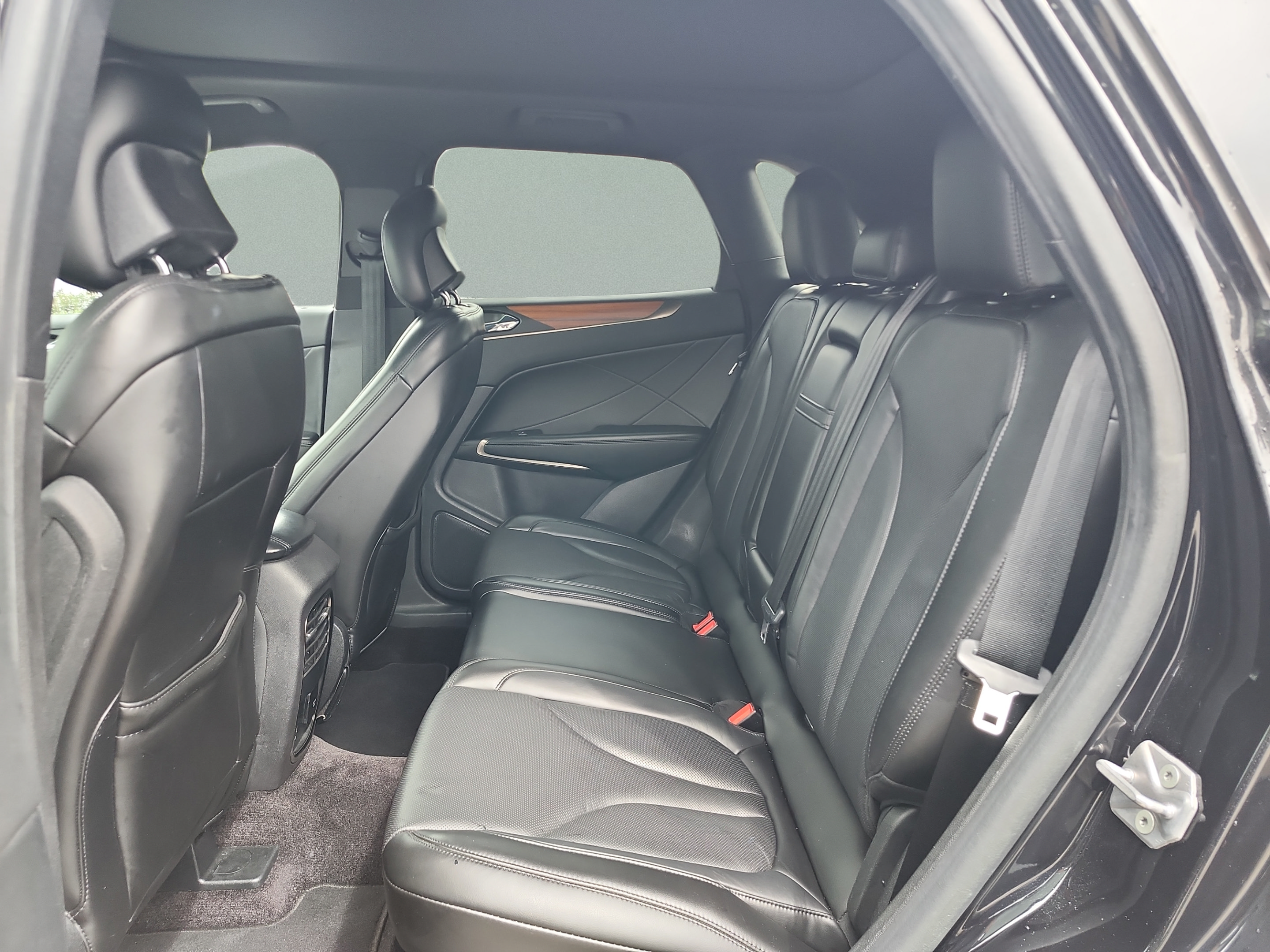 Used 2019 Lincoln MKC Reserve FWD image 16