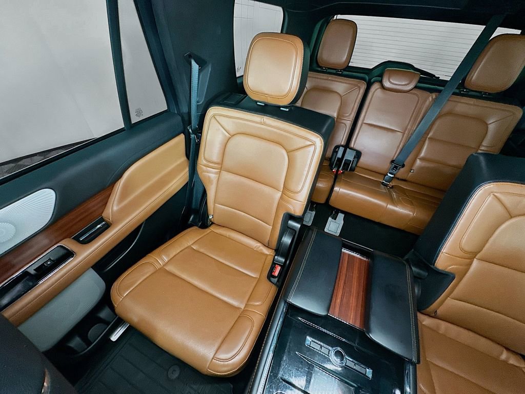 Used 2021 Lincoln Navigator Reserve image 12