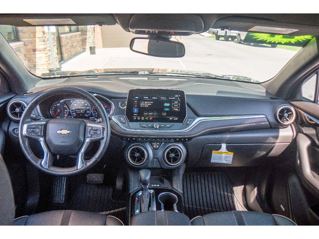 Used 2024 Chevrolet Blazer Premier w/ Enhanced Convenience Package FWD image 13