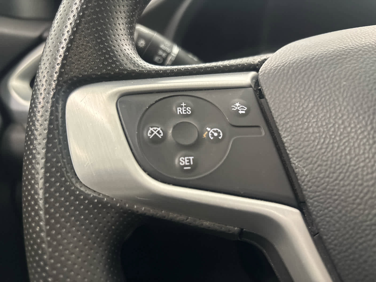 Used 2023 GMC Acadia SLE w/ Driver Convenience Package image 30