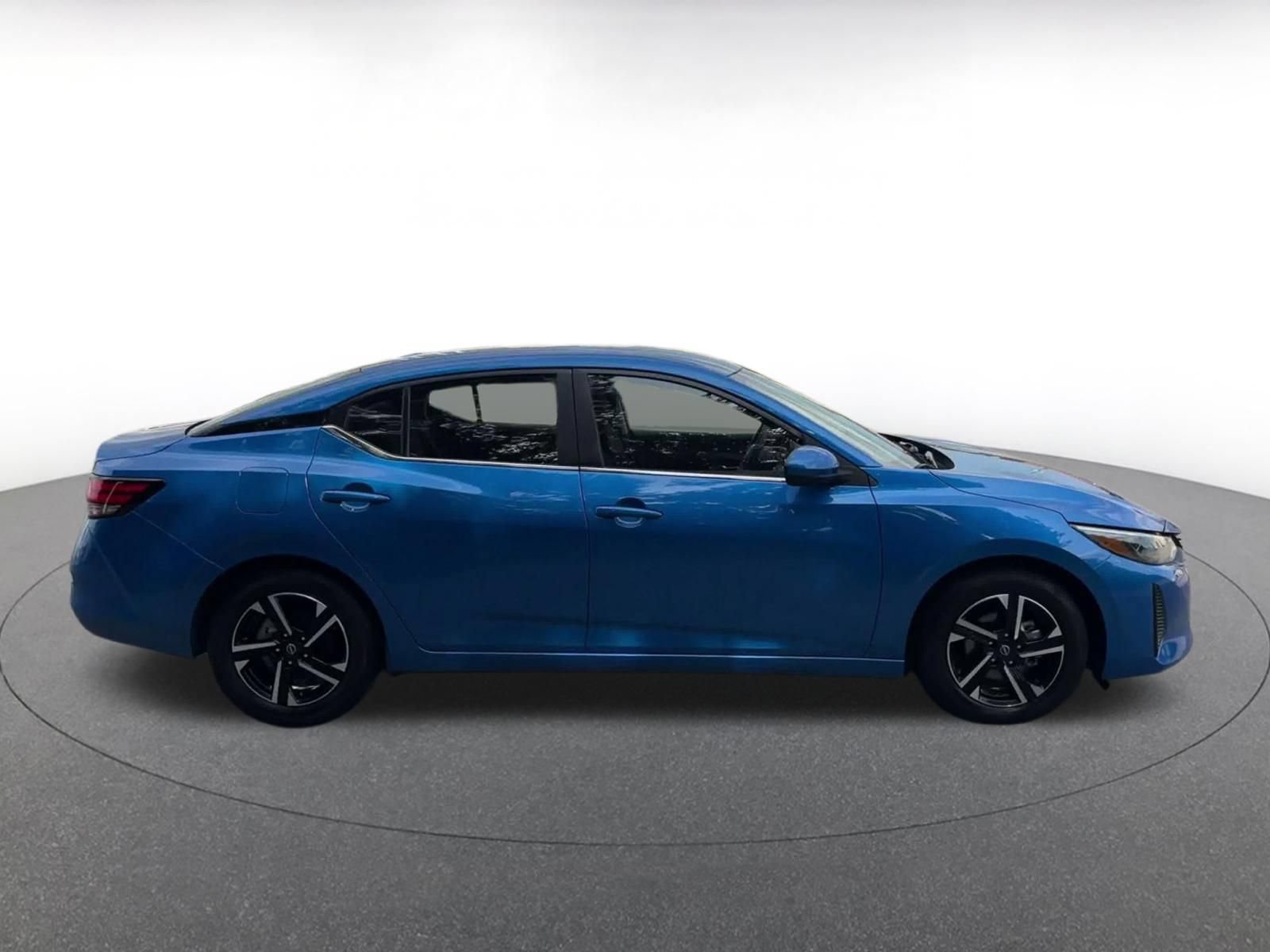 Used 2025 Nissan Sentra SV FWD image 13