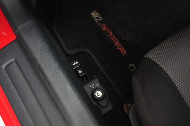 Used 2001 Toyota MR2 image 60