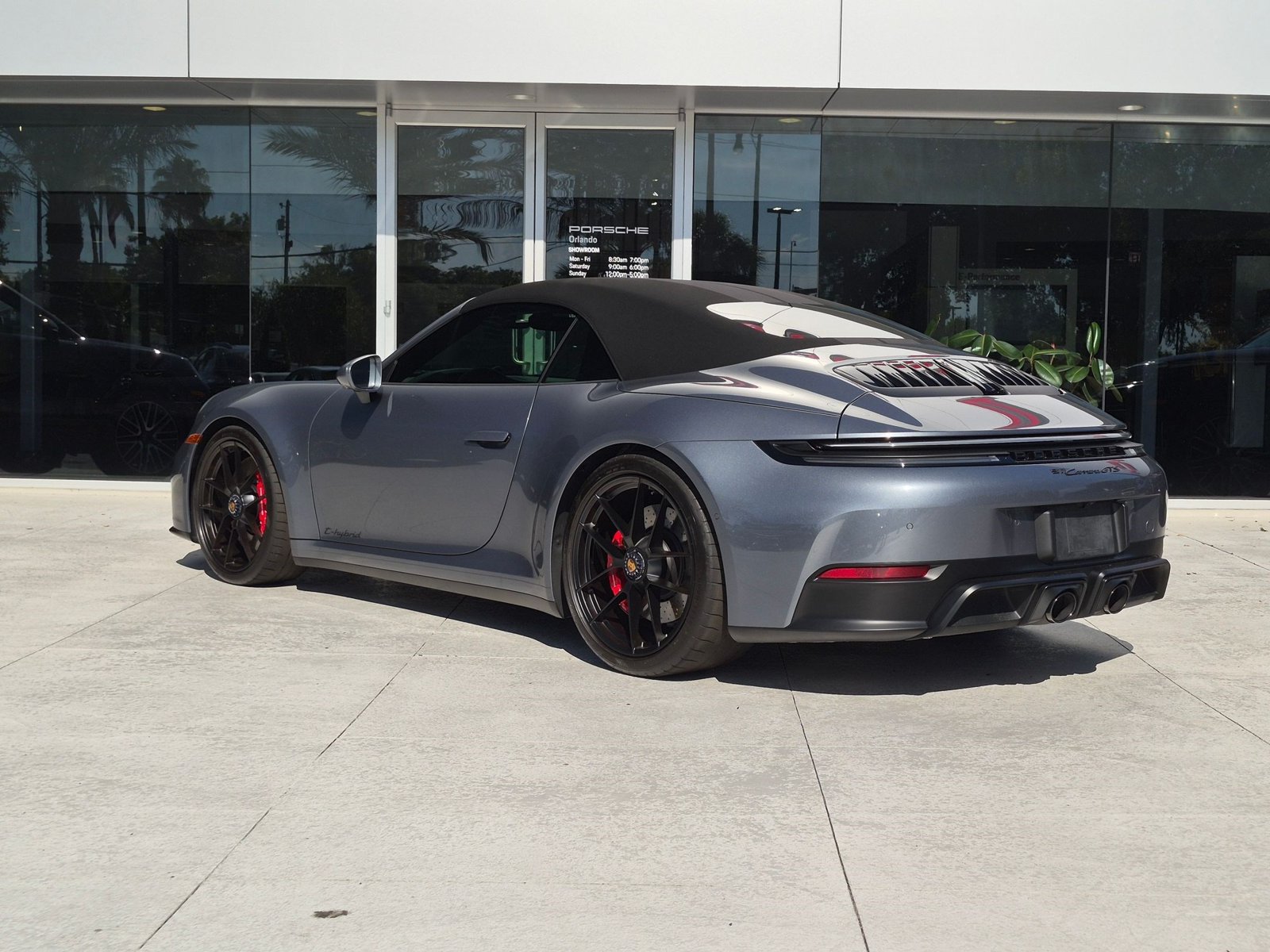 Certified 2025 Porsche 911 Carrera GTS RWD image 3