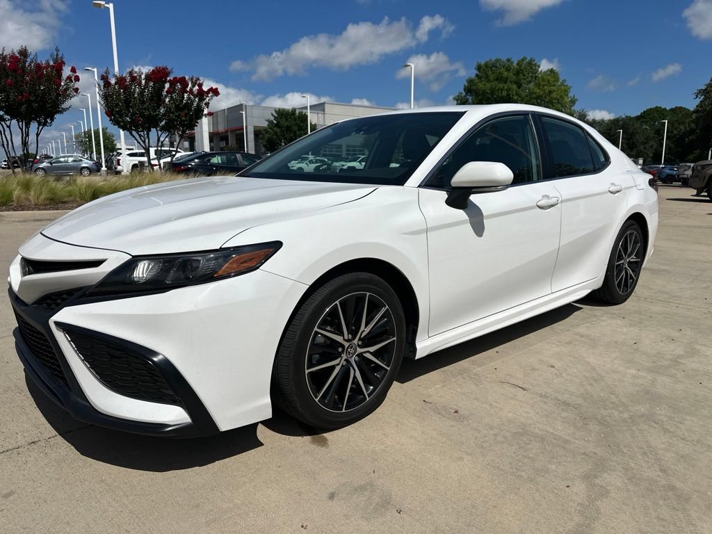 Certified 2024 Toyota Camry SE FWD image 16