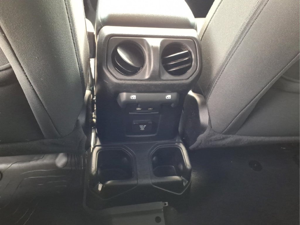Used 2023 Jeep Gladiator Sport AWD/4WD image 17