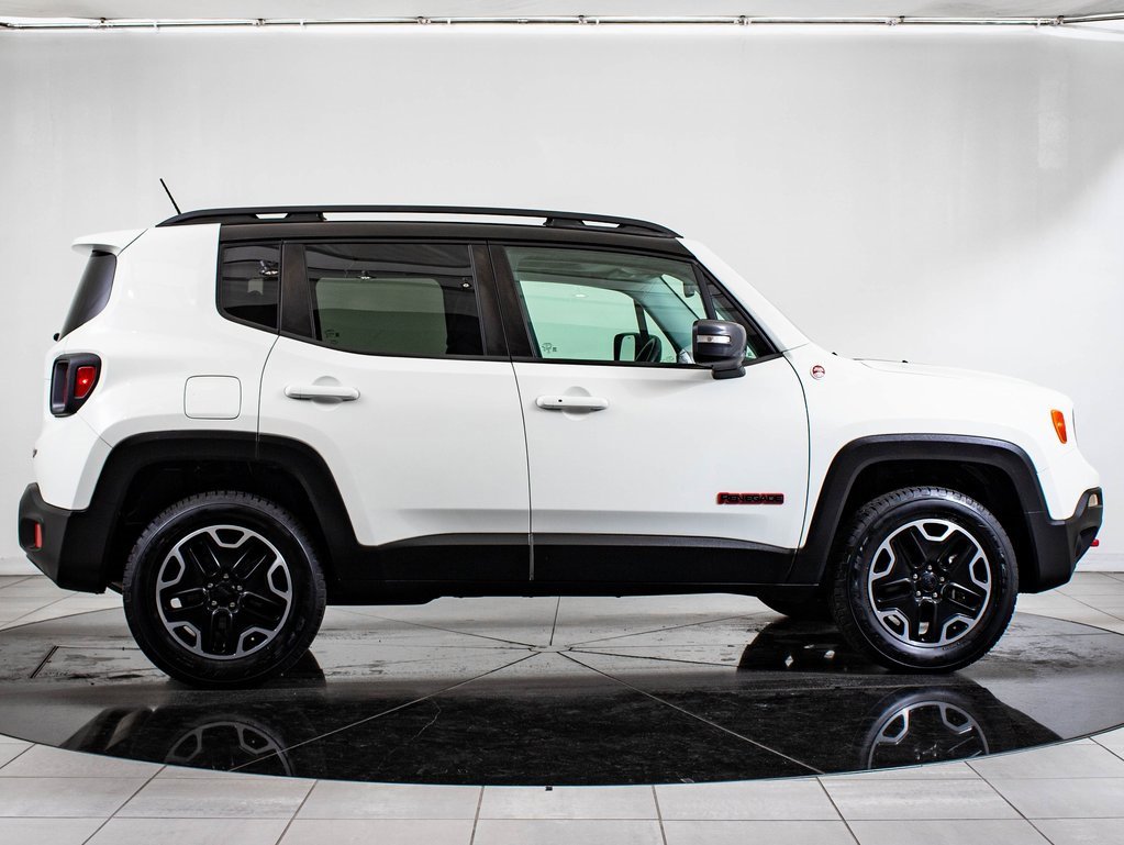 Used 2016 Jeep Renegade Trailhawk w/ Premium Trailhawk Package image 6