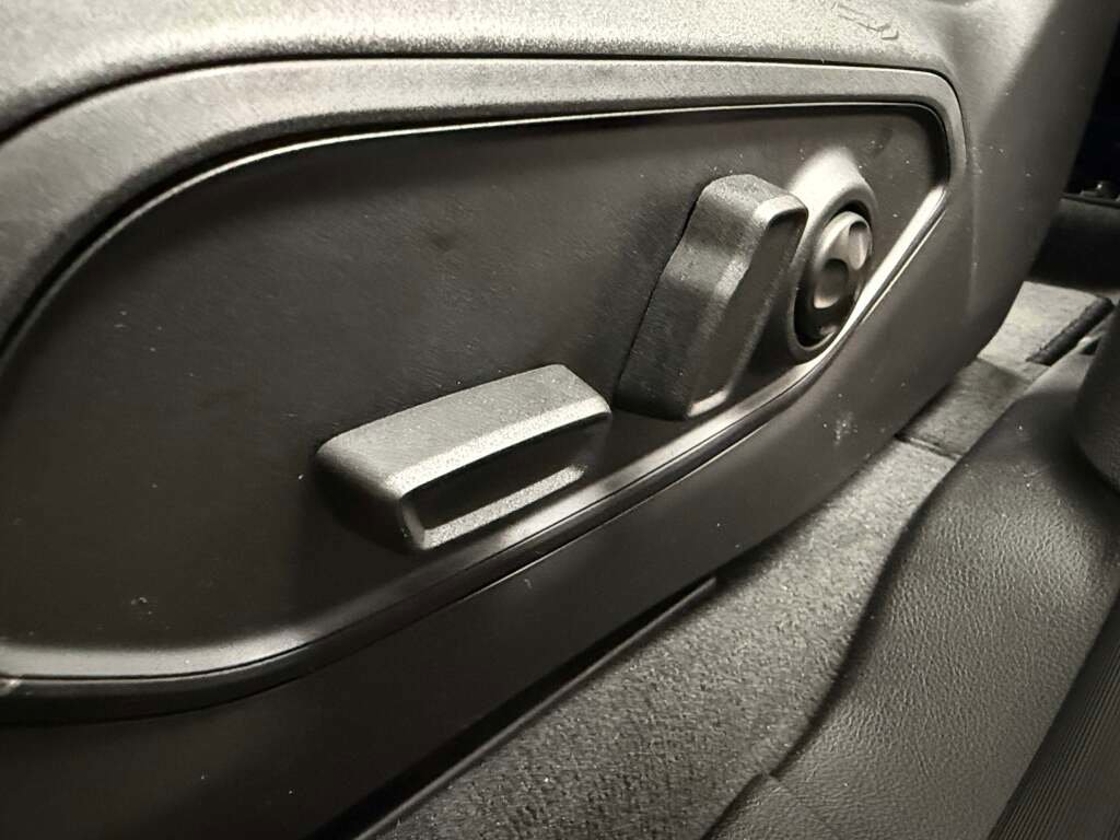 New 2025 Jeep Grand Cherokee L Laredo image 19