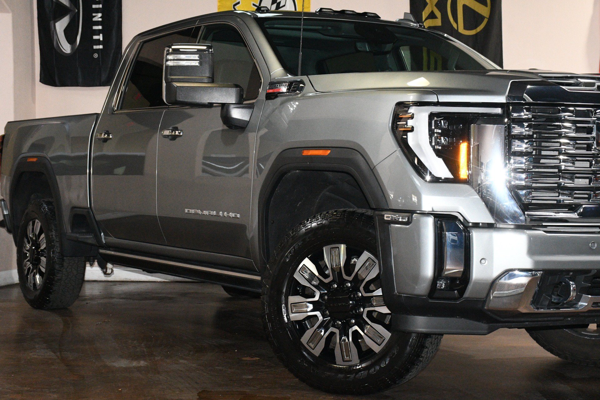 Used 2024 GMC Sierra 2500 Denali w/ Denali Reserve Package AWD/4WD image 53
