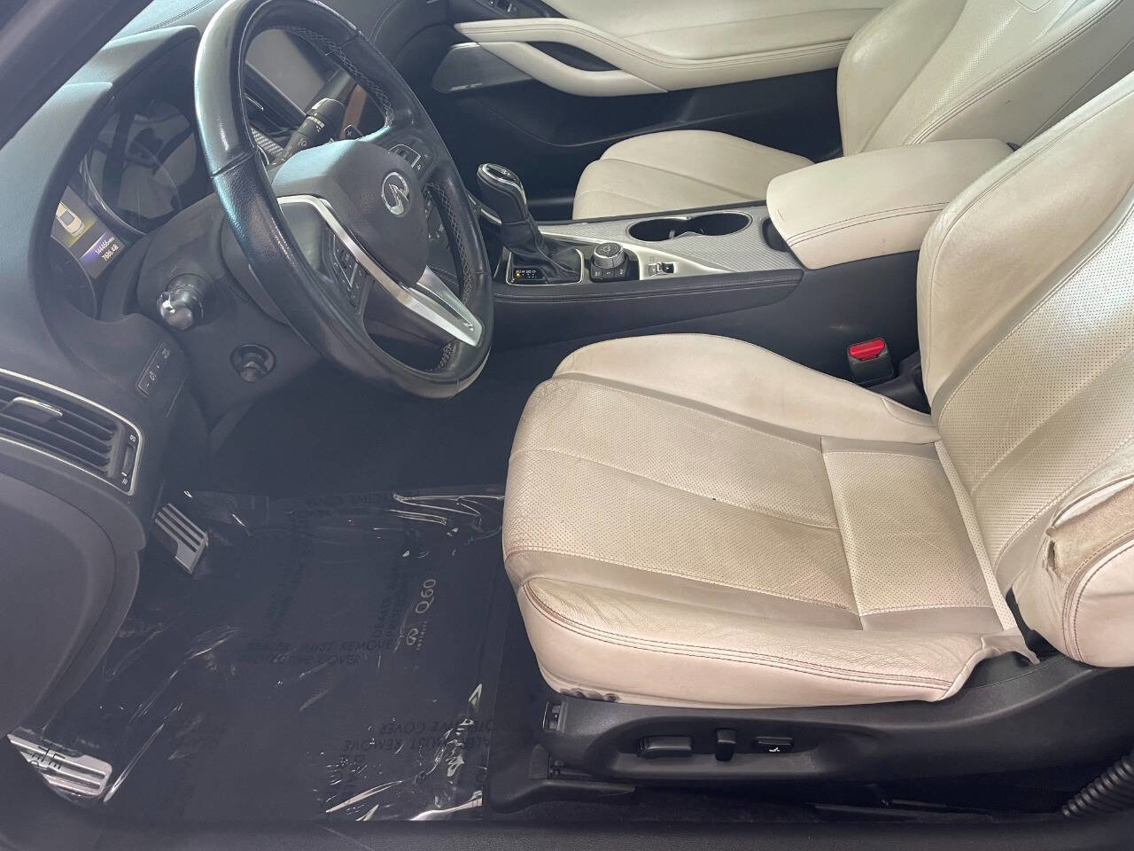 Used 2017 INFINITI Q60 Red Sport 400 image 15