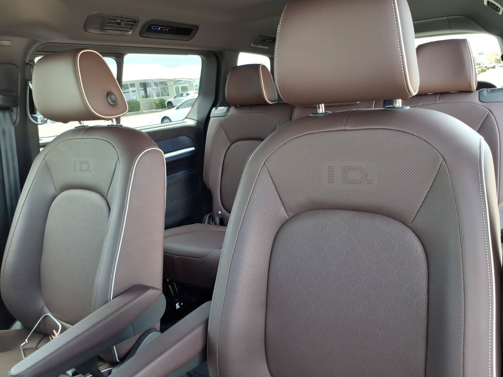 Certified 2025 Volkswagen ID. Buzz Pro S RWD image 20