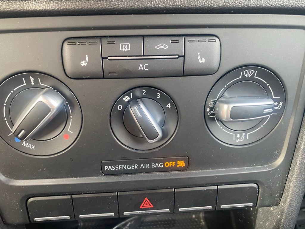 Used 2012 Volkswagen Beetle Turbo image 13