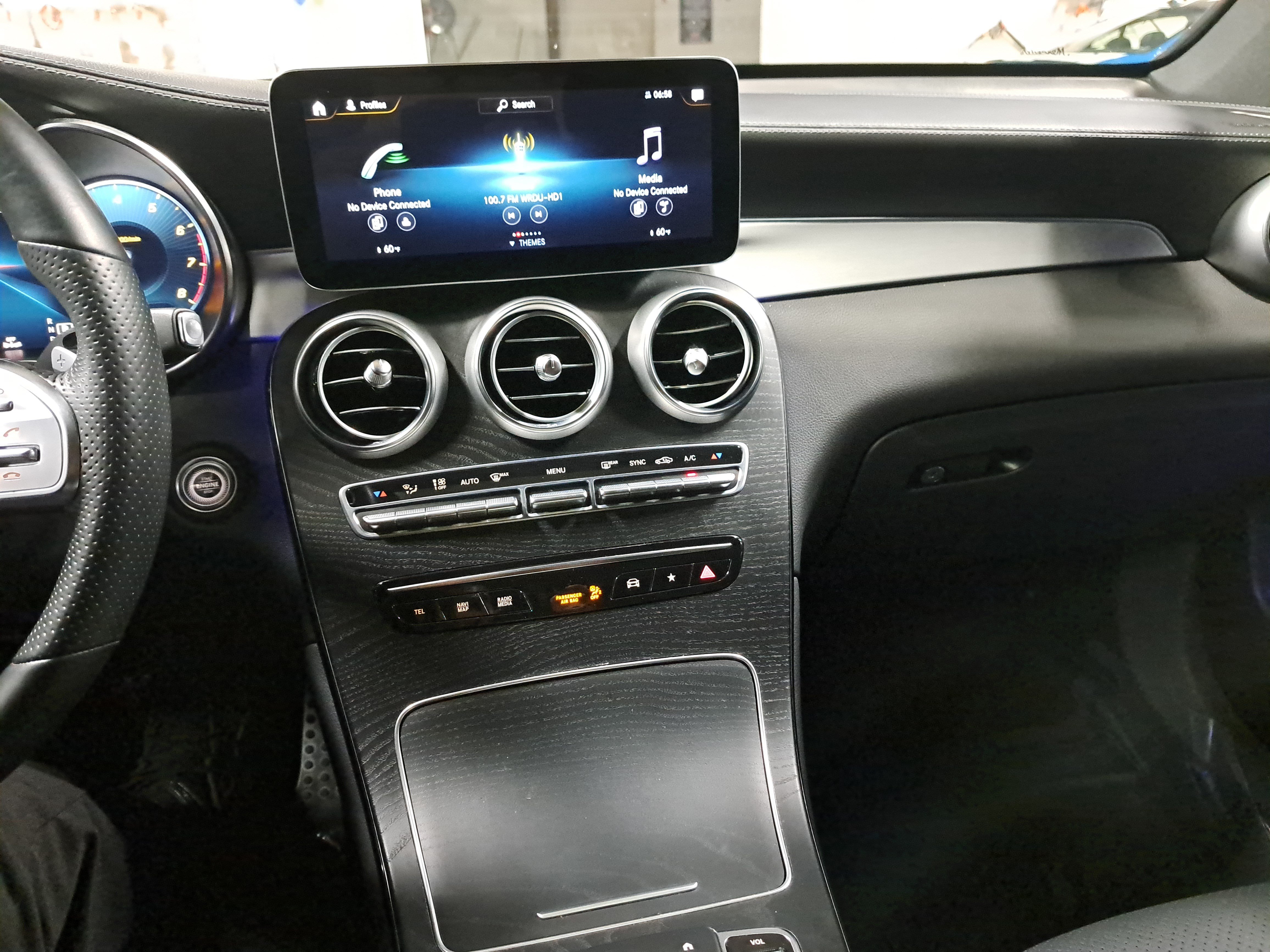 Used 2023 Mercedes-Benz GLC 300 4MATIC Coupe image 22