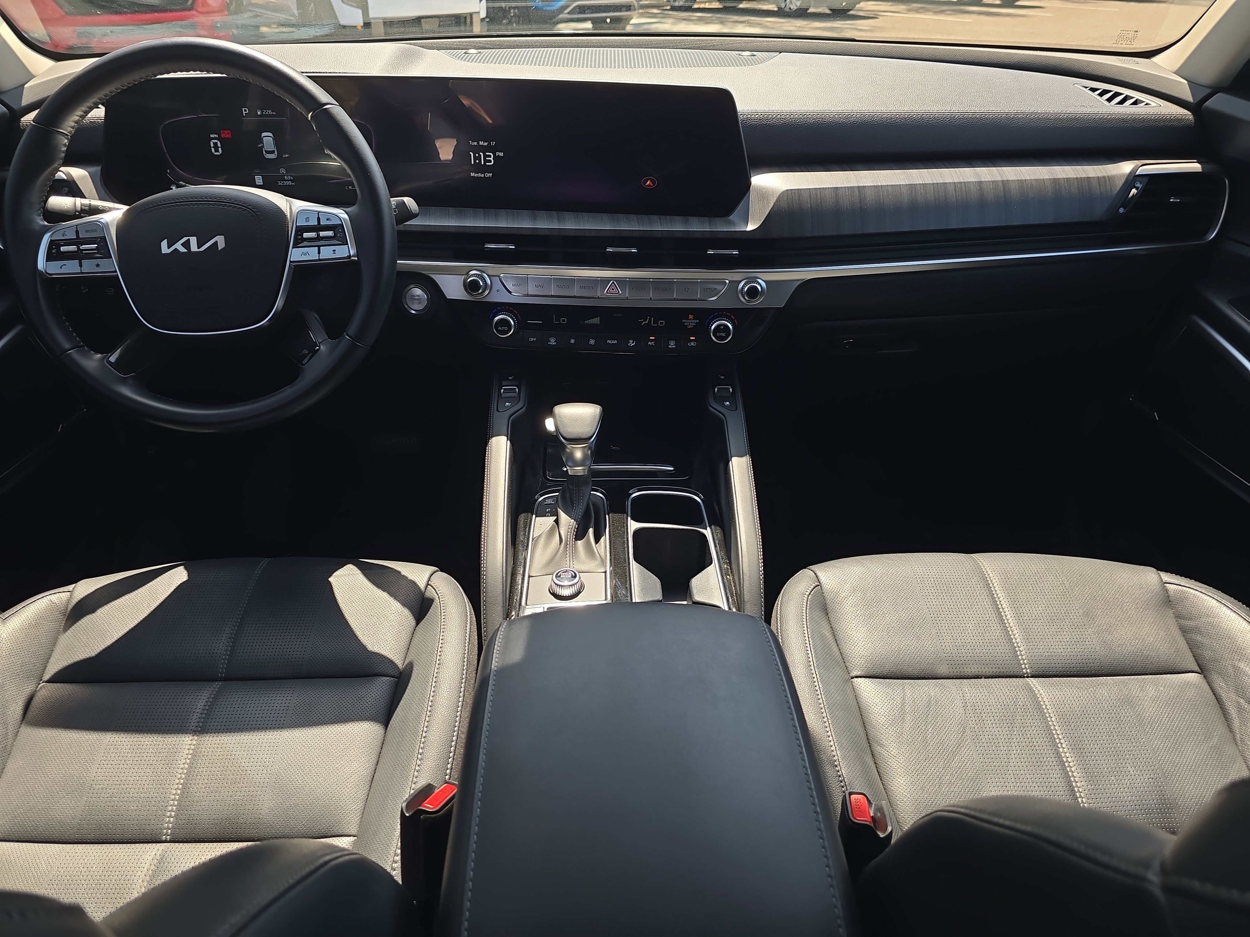 Certified 2023 Kia Telluride EX w/ EX Captain's Chair Package image 13