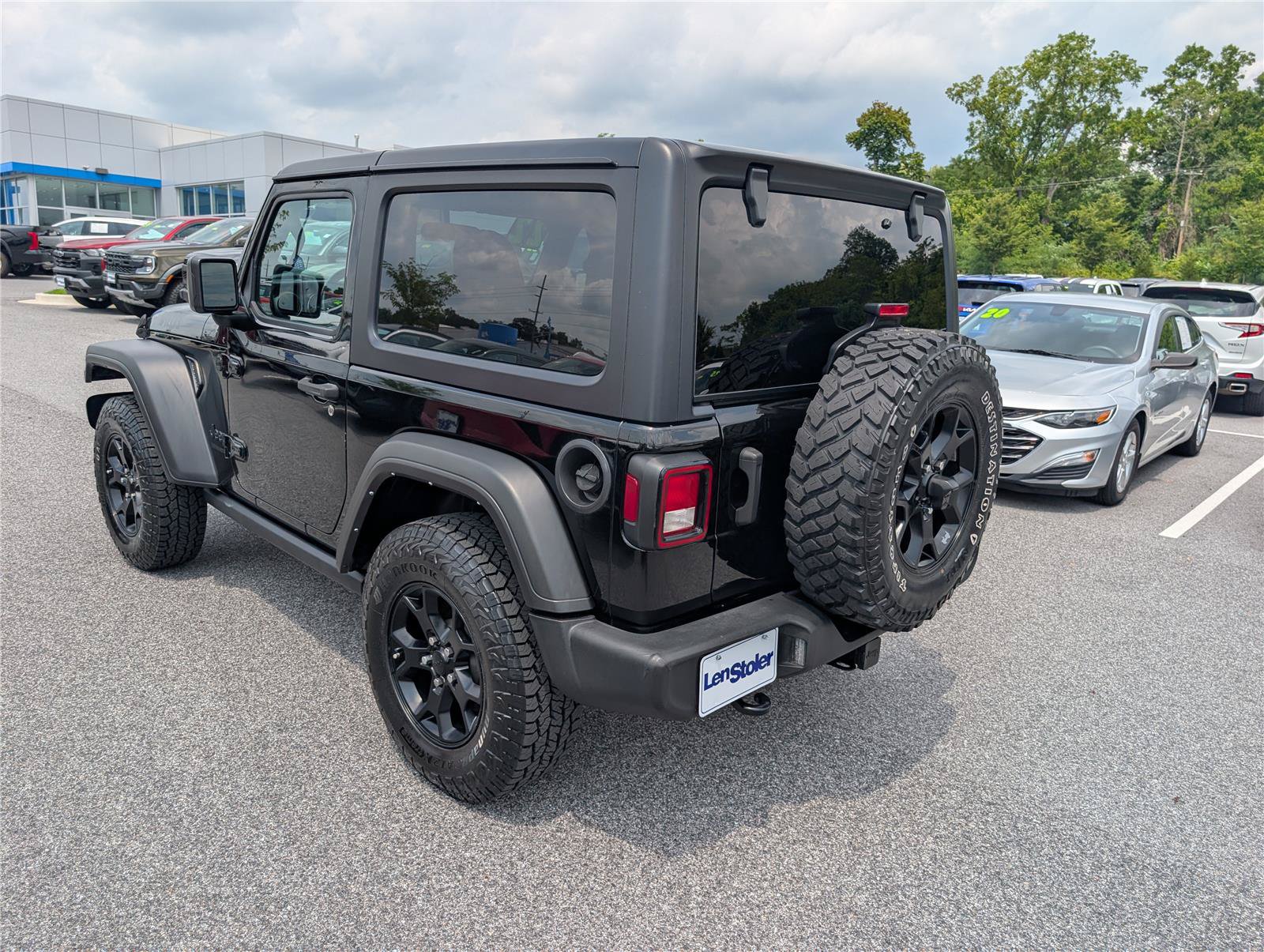 Used 2022 Jeep Wrangler Sport AWD/4WD image 3