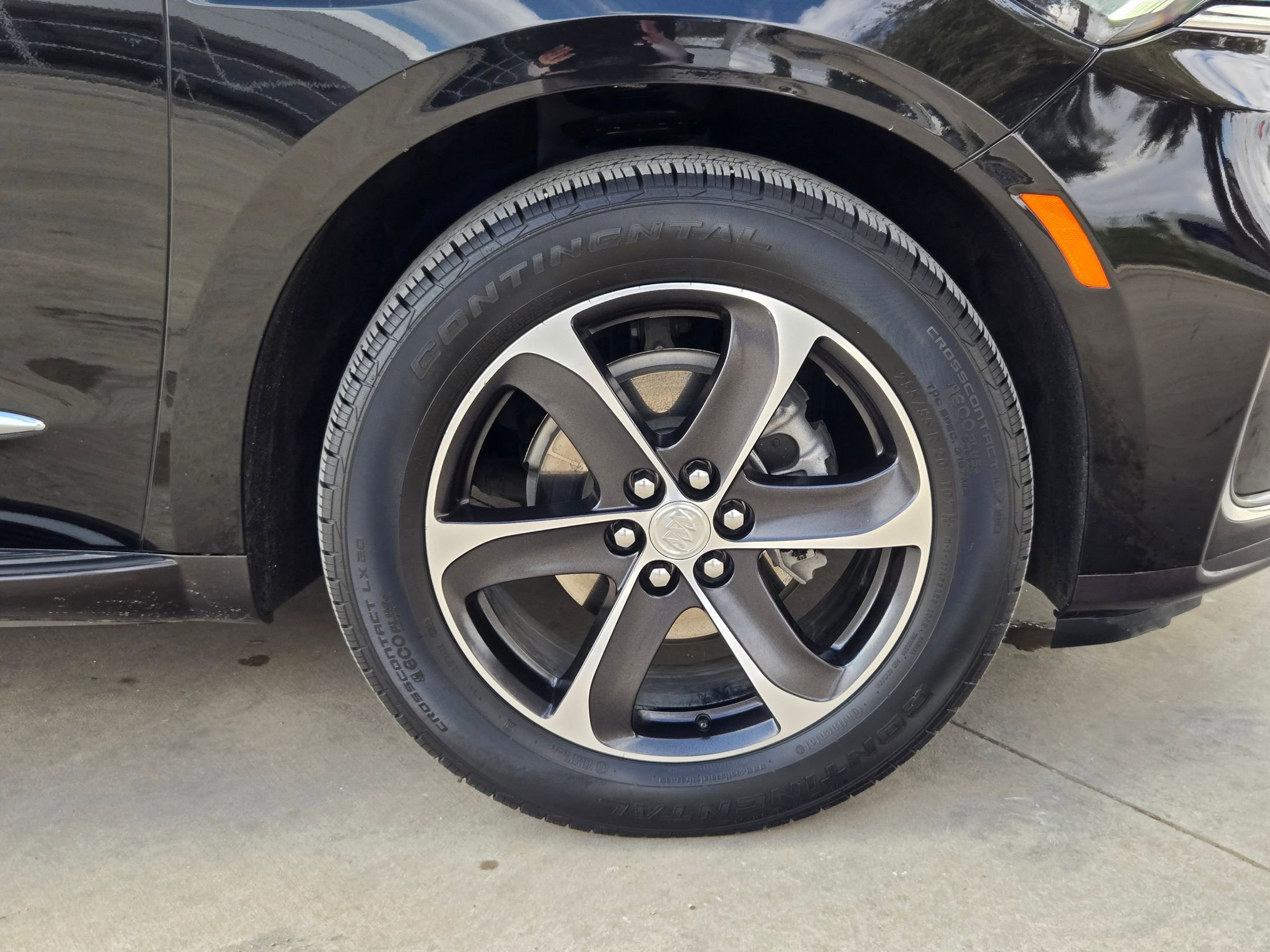 Certified 2023 Buick Enclave Premium w/ LPO, Touring Package image 32