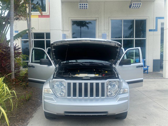 Used 2010 Jeep Liberty Sport w/ Popular Equipment Group image 18