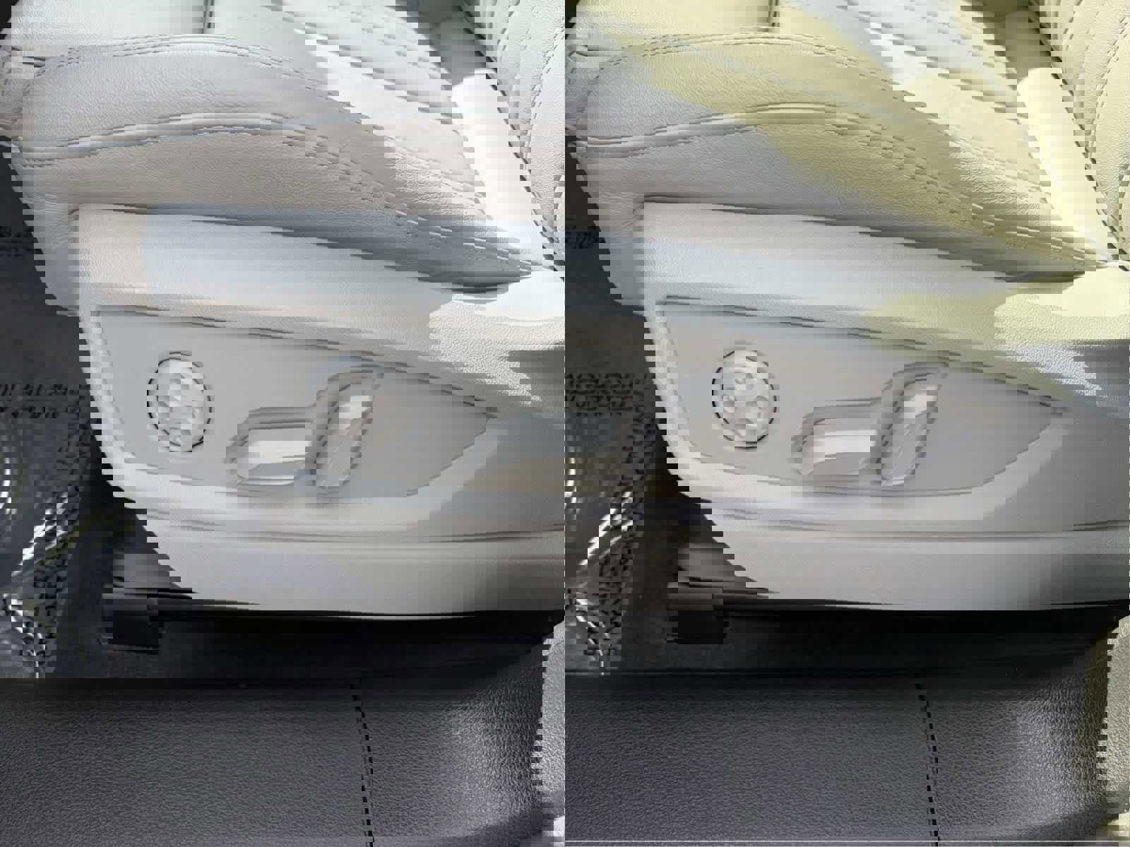 Used 2024 Audi Q5 2.0T Premium Plus w/ Premium Plus Package image 8