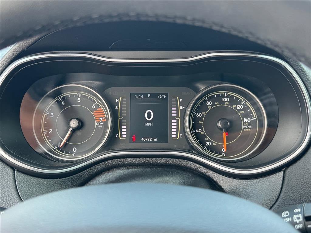 Used 2021 Jeep Cherokee Latitude Plus AWD/4WD image 22
