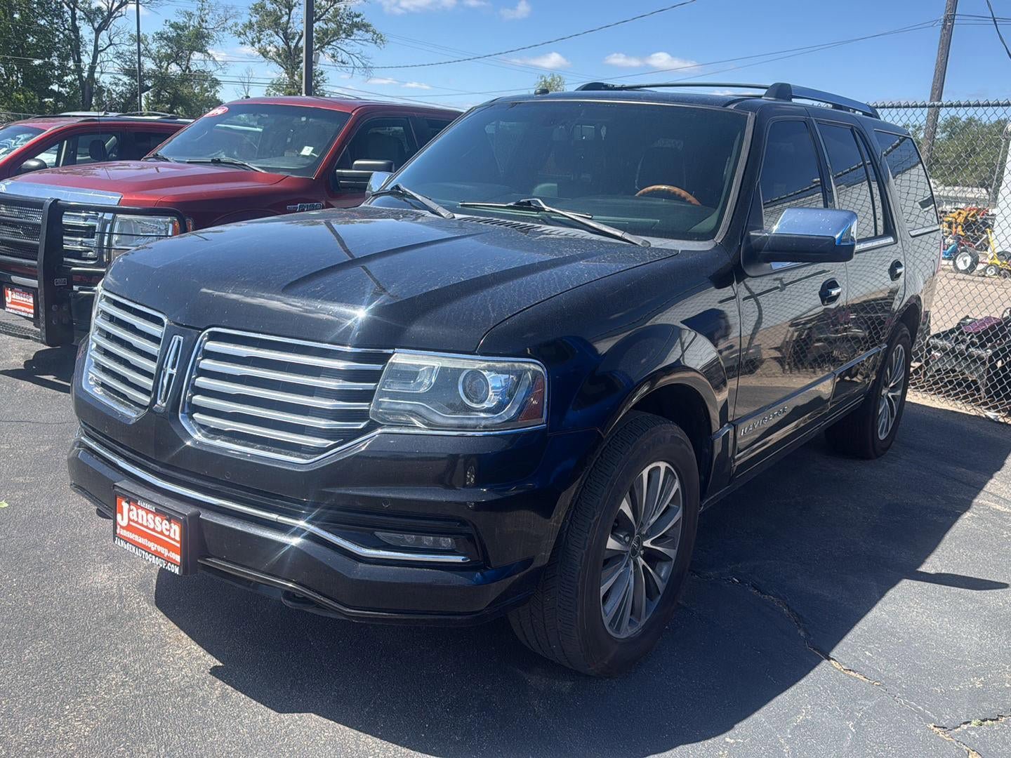 Used 2016 Lincoln Navigator Select AWD/4WD image 2