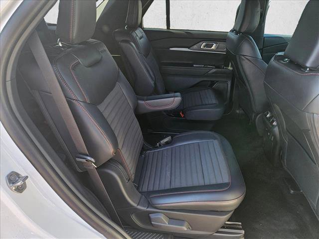 Certified 2025 Ford Explorer ST-Line w/ Premium Package RWD image 22