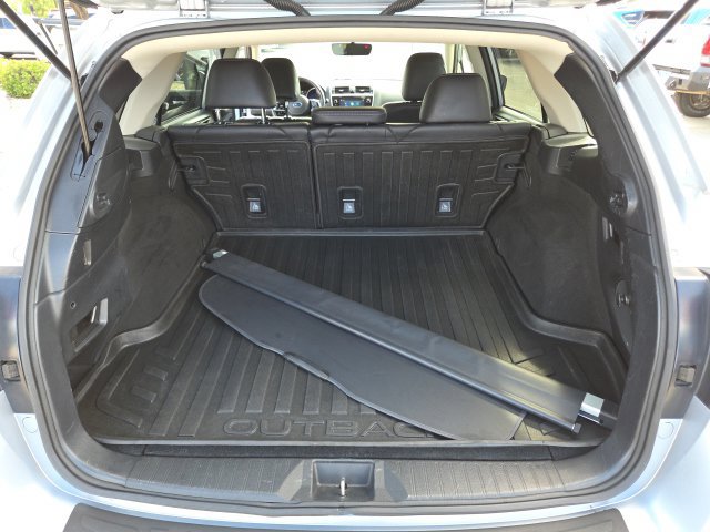 Used 2018 Subaru Outback 3.6R Limited AWD/4WD image 19