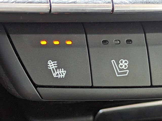 Used 2022 Cadillac XT4 Sport w/ Comfort Package FWD image 23