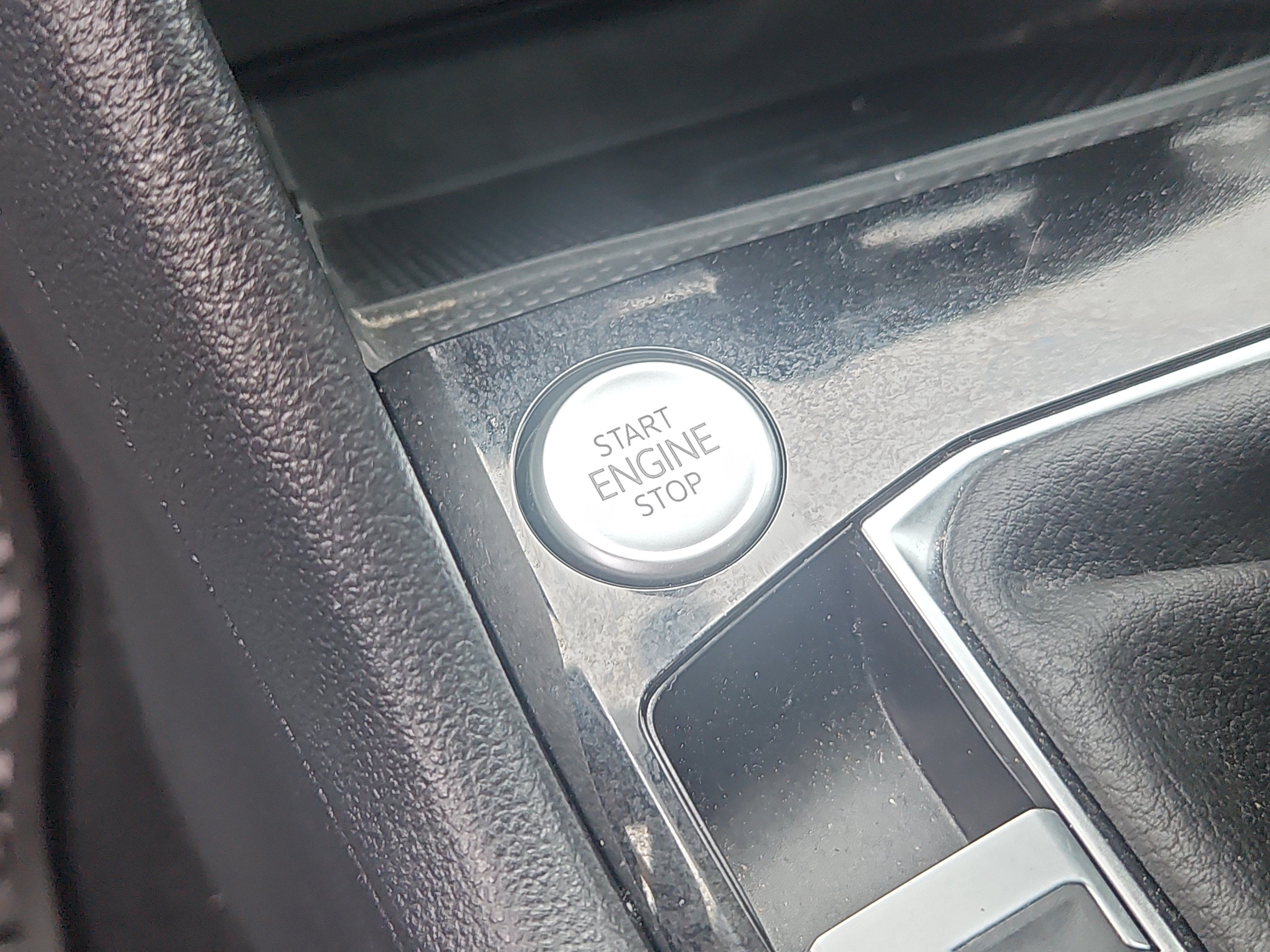 Certified 2024 Volkswagen Taos SE AWD/4WD image 17