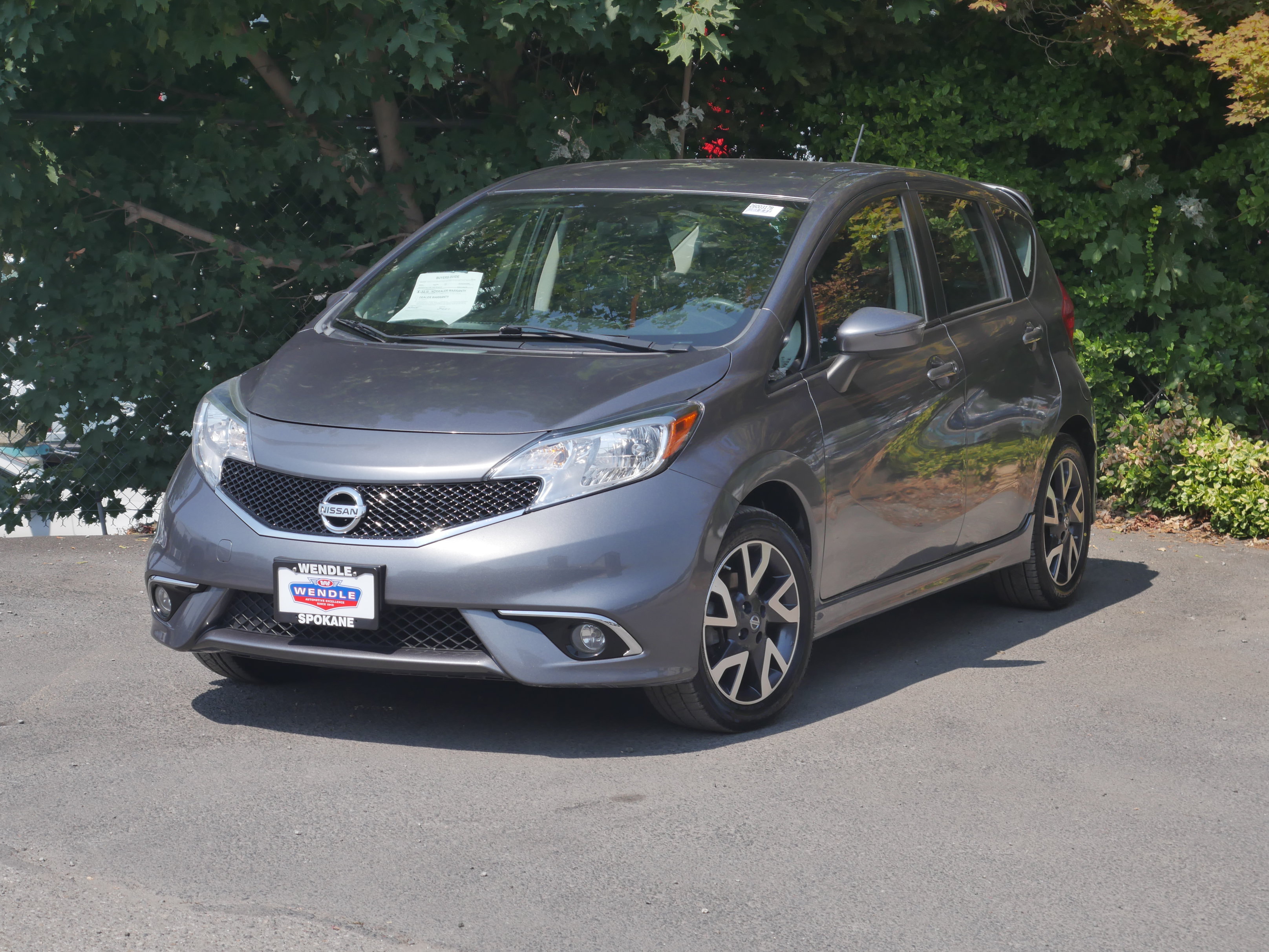 Used 2016 Nissan Versa Note FWD image 2