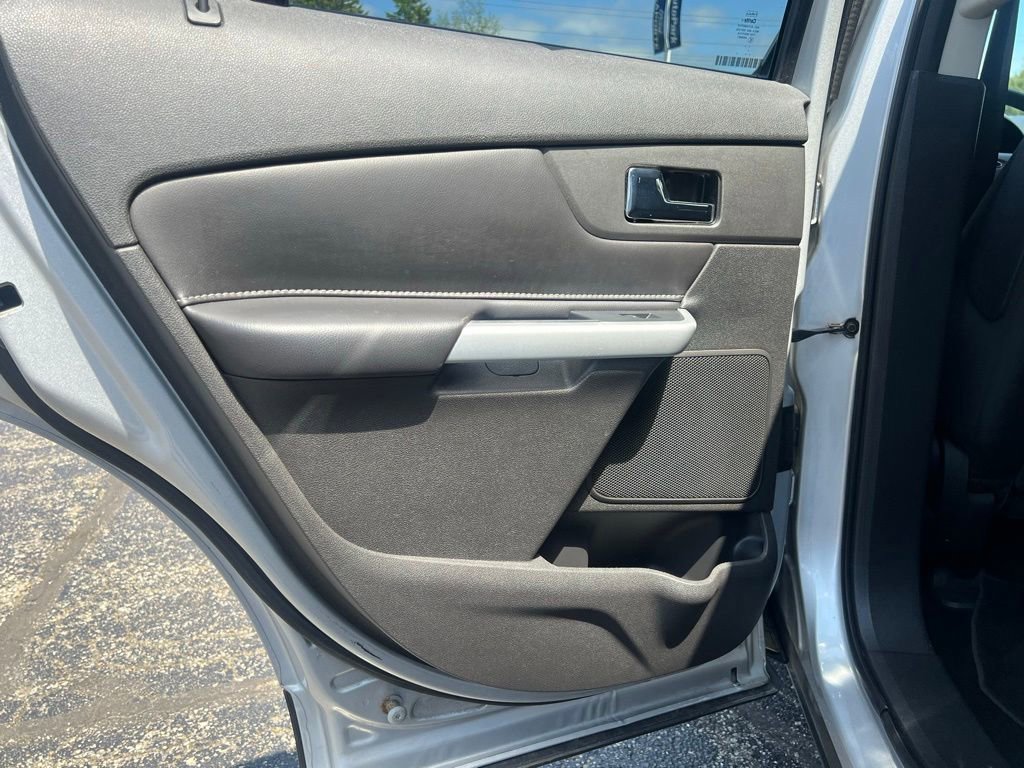 Used 2013 Ford Edge SE FWD image 30