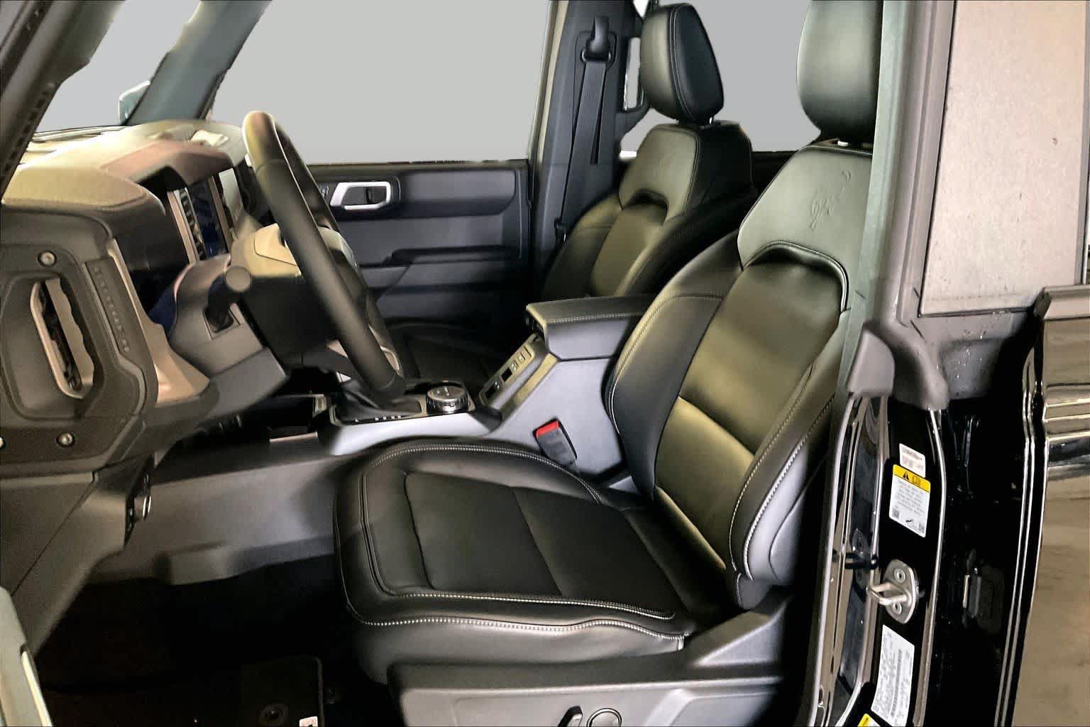 Used 2025 Ford Bronco Outer Banks AWD/4WD image 7