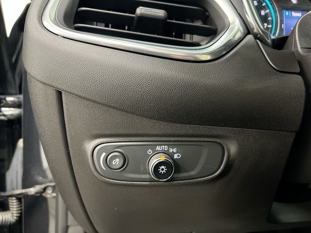 Used 2023 Chevrolet Equinox LT FWD image 18