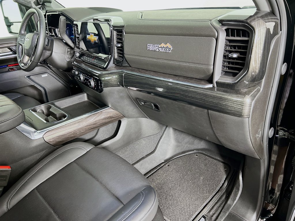 Used 2024 Chevrolet Silverado 3500 LTZ w/ LTZ Plus Package AWD/4WD image 31