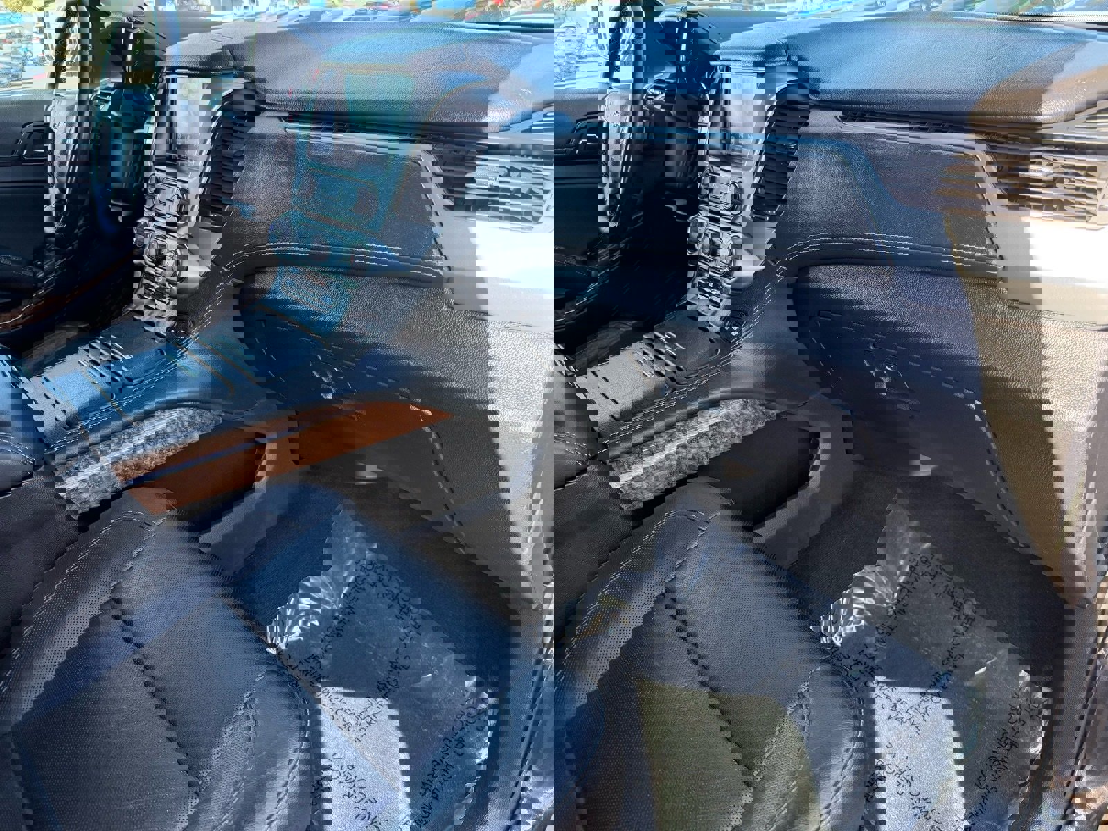 Used 2018 Chevrolet Suburban Premier image 31