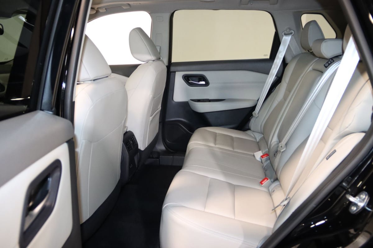 Used 2023 Nissan Rogue SL image 59