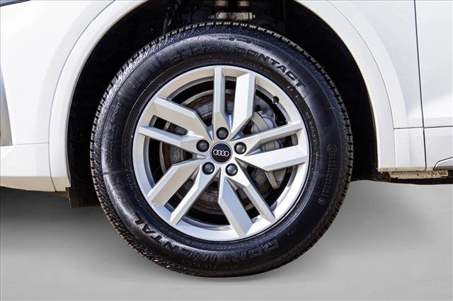 Used 2023 Audi Q5 2.0T Premium w/ Convenience Package AWD/4WD image 9