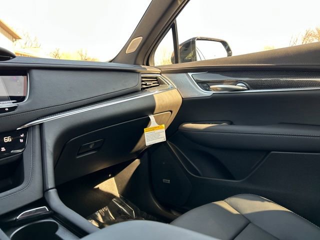 New 2026 Cadillac XT5 Sportv w/ LPO, Onyx Lite Package image 19